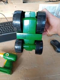 Jucărie tractor John Deere 46655 Johnny Tractor Build-A-Buddy, verde, tractor de asamblat cu șurubelniță, pentru copii de la 18 luni 4