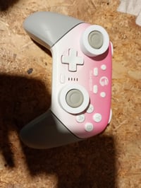 Controller wireless GameSir Super Nova cu stație de încărcare, culoare Whipped — defect, funcționează parțial: butonul RT este rupt (stare: vezi a 2-a imagine) 2
