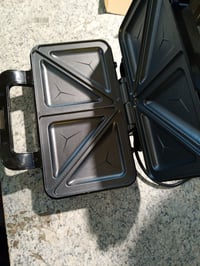 Aparat de sandvișuri Bestron XL pentru 2 sandvișuri, 900 W, gri titan, strat antiaderent — capacul becului verde lipsește (stare: vezi poza 2) 4