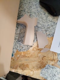 Dulap jos Keter Gulliver cu 2 rafturi reglabile, bej/nisip — defect, pentru piese: picior rupt, instabil (stare: vezi a 2-a poză) 3
