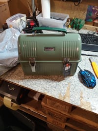 Stanley Classic Lunch Box obedár 9,5 l Hammertone Green – preliačina na ľavom okraji veka, inak (stav: pozri 2. obrázok) 2