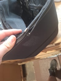 Cyklistický košík pre psov Trixie 13108 na predný nosič, so sieťovaným krytom a — zips je rozobraný (stav: viď 2. obrázok) 2