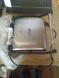 Russell Hobbs 3 u 1 kontaktni roštilj, aparat za panine i sendvič toster, neprianjajuće ploče, nehrđajući čelik i crna boja, stolni model 2