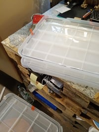 Set 4 cutii de depozitare ermetice Iris Ohyama AT-L, 50L, negru — defect, funcționalitate parțială: capac și garnitură de etanșare deteriorate (stare: vezi imaginea 2) 4