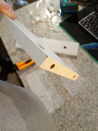 vidaXL Dulap suspendat deasupra patului cu LED-uri, alb, 140x17x102 cm, spațiu de depozitare pentru dormitor — colț crăpat (stare: vezi a 2-a imagine) 3