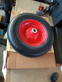 Roată de roabă Relaxdays 3.50-8, cauciuc plin, jantă din oțel, anti-pană, sarcină max. 100 kg, negru-roșu, utilizat 2