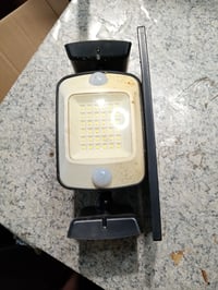 Lampă solară LED de exterior INTELAMP cu senzor de mișcare 1200 lm, reflector de securitate solar cu 3 capete pentru grădină și terasă, utilizat 4