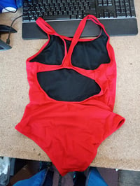 Costum de baie întreg pentru femei Arena Dynamo R, mărimea 36, roșu, material Maxfit Eco cu uscare rapidă, rezistent la clor și apă sărată, protecție UV UPF 50+ 3