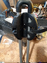 Strešný nosič bicyklov Thule Freeride 532, strieborný, 149x21x8,4 cm – používaný – chýbajúce upevňovacie prvky (stav: pozri 2. obrázok) 2