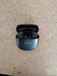 Bose QuietComfort Ultra Bluetooth Zajszűrő Fülhallgató Térhangzással, Fekete — fülbetét és USB-töltőkábel nélkül (állapot: lásd a 2. képet) 3