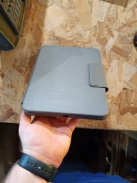 Puzdro s klávesnicou Logitech Rugged Folio pre iPad 10. generácie, rozloženie QWERTZ, grafitovo sivá farba 3