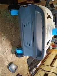 Automatický bazénový vysávač Intex ZX300 (dno a steny) – použitý, funkčný — 3–4 cm škrabanec na zadnej strane (stav: pozri 2. obrázok) 2
