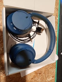 Sony WH-CH720N Bluetooth slušalice s tehnologijom za poništavanje buke u plavoj boji, s aktivnim uklanjanjem buke, 35 sati trajanja baterije i brzim punjenjem, rabljeno 3