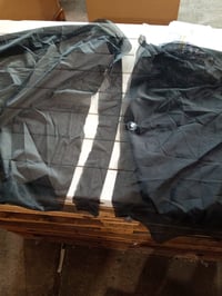 Pružná slnečná clona Gardinia do auta a na okná, čierna, 100 x 150 — z hlavného produktu je odrezaný väčší kus (stav: pozri 2. obrázok) 2