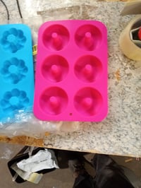 Set 2 forme de copt gogoși din silicon BGOBTY – Tavă pentru 6 gogoși în formă de inimă, petală și cerc, antiaderentă, pentru prăjituri și 5