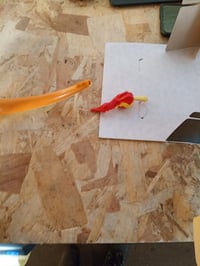 Figurină articulată Pokémon PKW4523 Select Mega Charizard Y — defectă, funcționare parțială: coadă ruptă, suprafață murdară (stare: vezi a 2-a imagine) 3