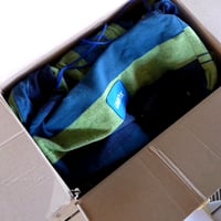 UNBOX vanjska pamučna viseća mreža (hammock) s drvenom šipkom, 250x180 cm, nosivost 300 kg, plavo-zelene pruge, s trakama i torbom, za vrt, kampiranje, balkon 2