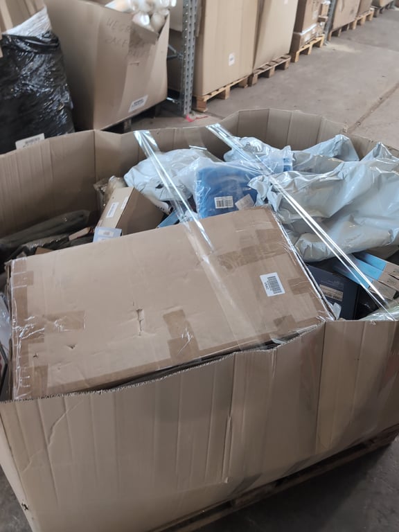 Minősített raklap R00383 · 446 db vegyes elektronikai & háztartási termék