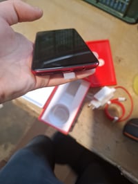 Smartfón OnePlus 6, 8 GB RAM, 128 GB úložisko, Dual SIM, červený — — chybný, na náhradné diely: Nefunguje batéria (stav: pozri 2. obrázok) 4