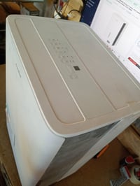 Odvlhčovač vzduchu Comfee MDDPE-50DEN7, výkon 50 l/deň, 6 l nádrž, pre plochu 116 m², biela farba, funkcia sušenia, 24-hodinový časovač, kolieska 6