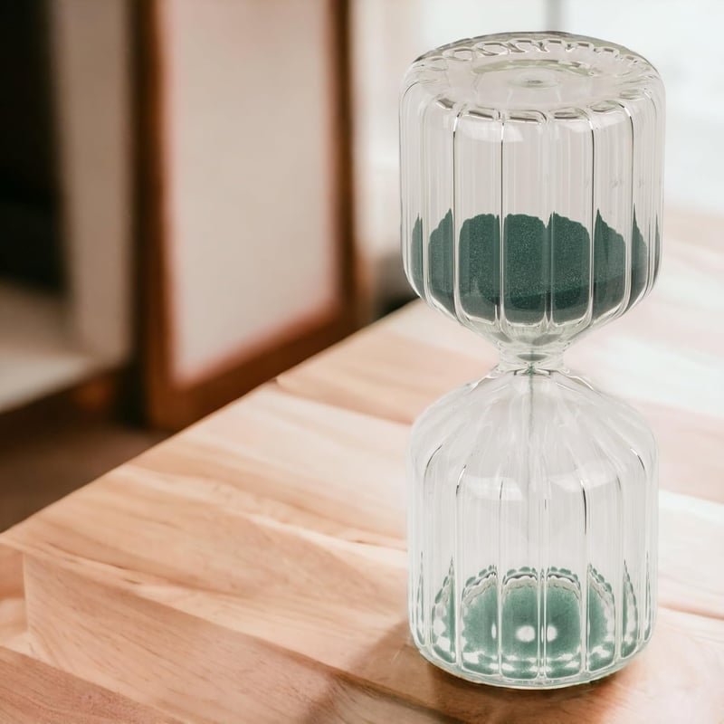 MIJOMA Elegáns Üveg Homokóra 10 Perces Időzítéshez - Relaxációs és Időkezelési Eszköz - 6x13,5 cm - Zöld Dekoráció Otthonba, Irodába