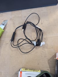 JBL Endurance Run 3 vezetékes sport fülhallgató — hibás, részben működik: jobb fülhallgató működése nem igazolt (állapot: lásd a 2. képet) 2