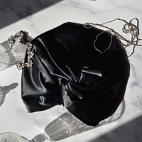 OFFTOPIC 22 Momme 100% Természetes Selyem Alvósapka Göndör, Egyenes és Hosszú Hajra - Elegáns Fekete Hajvédő Sapka Éjszakai Használatra 4