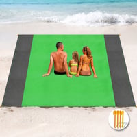 Covor de plajă Henrycares 275x300 cm, verde, ușor, rezistent la nisip, impermeabil, cu uscare rapidă — Unul dintre cârligele de fixare (stare: vezi poza 2) 1