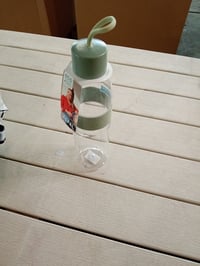 Opakovane použiteľná fľaša Mepal Ellipse 700 ml, Nordic Sage zelená — na povrchu sú drobné škrabance (stav: pozri 2. obrázok) 2