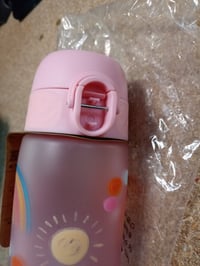 ion8 boca za vodu 500 ml, uzorak duge, nepropusna, s preklopnim poklopcem, otvaranje jednom rukom, bez BPA — nedostaje gumb (stanje: vidi 2. sliku) 2