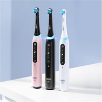 Oral-B iO 5 Plus elektromos fogkefe szett, 2 db fekete-fehér + 4 pótfej, 5 üzemmód 10