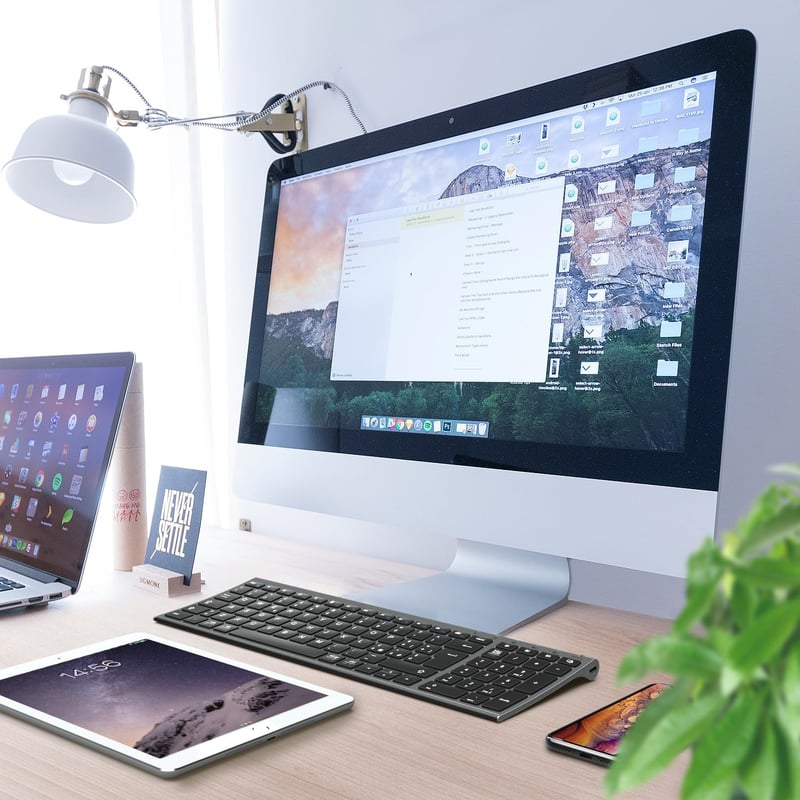 iClever BK10 Wireless Billentyűzet - Ergonomikus Kialakítás - Space grey