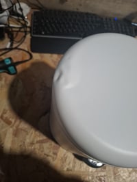 WENKO Leman kozmetička kanta za smeće s pedalom, 5 litara, mat bijeli čelik — oštećen poklopac (stanje: vidi 2. sliku) 3
