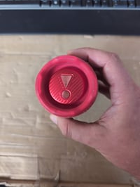 Boxă portabilă Bluetooth JBL Flip 7, roșu, rezistentă la apă și praf IP68, autonomie baterie 16 ore, conectivitate multi-boxă Auracast, utilizat 4
