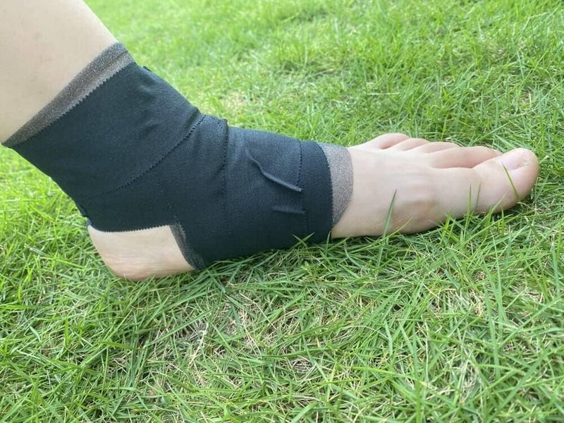 Hypoallergén sporttape 3 tekercs, 3,8 cm x 10 m - Foci, röplabda, mászás, BJJ