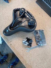 Șa de bicicletă ROGTYO Cloud Comfort Pro Max – șezut cu gel extra lat — uzură la nivelul părții metalice de sub șa (stare: vezi poza 2) 2