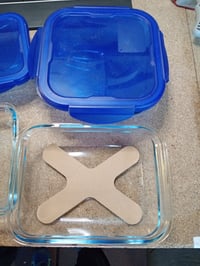 Set de 7 recipiente din sticlă Pyrex Cook & Go cu capace etanșe, dimensiuni diferite, potrivite pentru cuptor — o clapetă a capacului este ruptă (stare: vezi a 2-a fotografie) 4