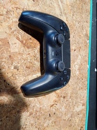 Controler wireless PlayStation DualSense PS5 — defect, funcționează parțial: joystick-ul analogic din dreapta funcționează defectuos (stare: vezi imaginea nr. 2) 2
