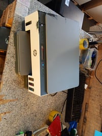 Imprimantă multifuncțională cu jet de cerneală HP Smart Tank 7005 — defectă, funcționează parțial: rezervor negru deteriorat (stare: vezi a 2-a imagine) 2