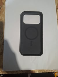 Husă Apple iPhone 17 Pro Max din material funcțional, MagSafe, culoare neagră, stare vizibil uzată 3