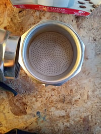 Bialetti Moka Express 18 személyes kotyogós — hibás, részben működik: letört nyél, foltos és használt felület (állapot: lásd a 2. képet) 5