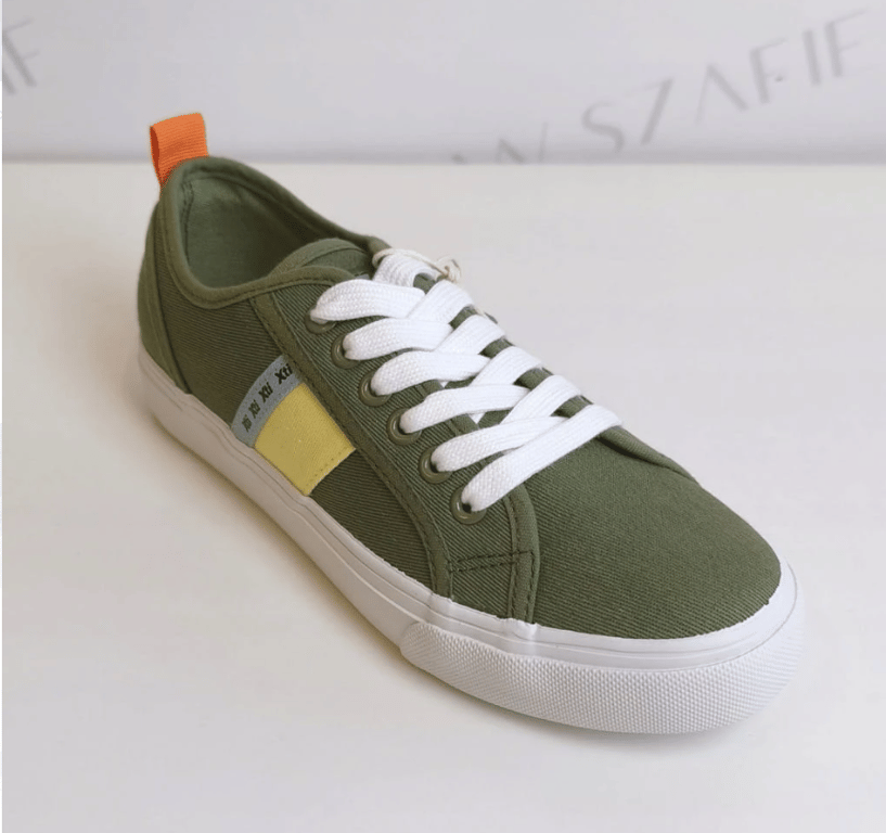 XTI Basic khaki női trampki oldalnézet