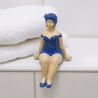 Dekoratívna figúrka Casablanca Becky, viacfarebná, 13x11,5 cm, bytová dekorácia, moderná soška — len 1 ks figúrky (stav: pozri 2. obrázok) 1