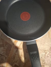 Tigaie Tefal Easy Cook & Clean 24 cm, înveliș antiaderent din titan, indicator de temperatură Thermo-Signal, aluminiu, negru, fabricată în Franța, B5550433 3