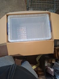 Really Useful Box 64 literes — Az egyik dobozon a fedél kicsit törött a másik dobzon a fedelen van egy nagy (állapot: lásd a 2. képet) 4