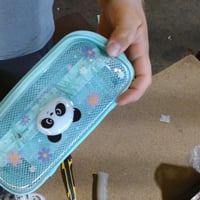 Puzdro na perá LEGAMI Wonderwow Panda, tyrkysové, 2 priehradky a vnútorný držiak na perá — vrchná časť je mierne stlačená (stav: pozri 2. obrázok) 2