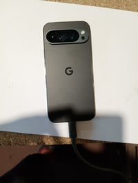 Smartfón Google Pixel 9 Pro Android s troma fotoaparátmi, 6,3 palca — chybný, na náhradné diely: Displej je pruhovaný (stav: pozri 2. obrázok) 5