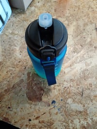 Športová fľaša JAPORIA so slamkou 500 ml, bez BPA, s časovou značkou — chýbajúca a poškodená časť uzáveru (stav: pozri 2. obrázok) 3