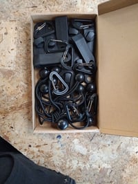 Dromzen set kopči za ceradu, crni, za šatore i cerade, 30 kom (nepotpuno: nedostaju 3 karabinjera i 3 kopče) - Fleksibilna zatezna kvačica 4