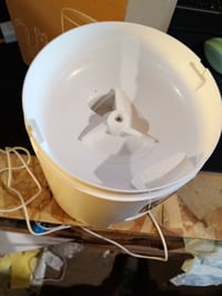 Faroro Automata WiFi Kisállat Etető Kamerával, 4L, 3MP HD Éjjellátó, Kétirányú Hang, Appvezérlés, Fehér, Macskáknak és Kutyáknak 2